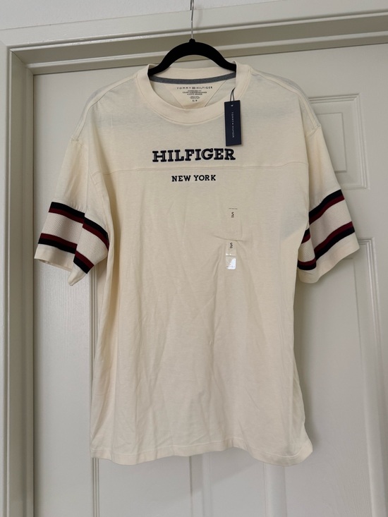 Tommy Hilfiger Tops - Tommy Hilfiger Cream 'Hilfiger New York' Oversized Short Sleeve Shirt